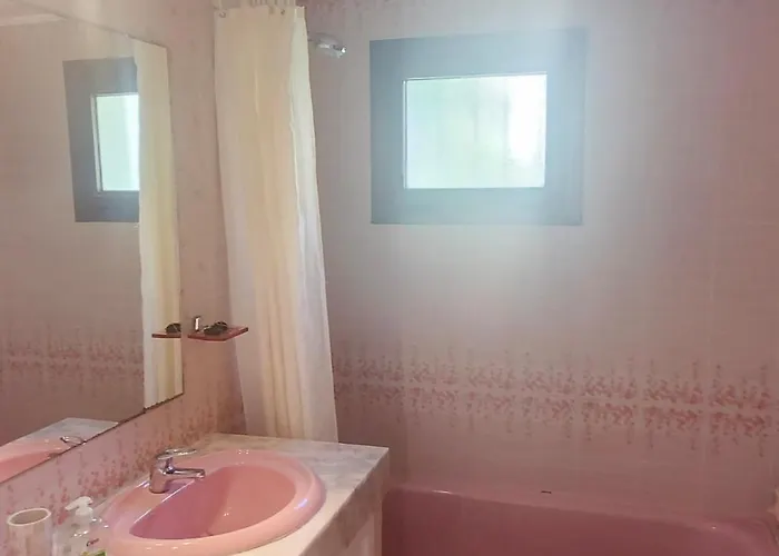 Mimosas Pool & Garden Apartment *